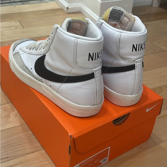 Worn a handful of times, great condition, just too small for me. Size 8 women’s - Picture 2 of 2